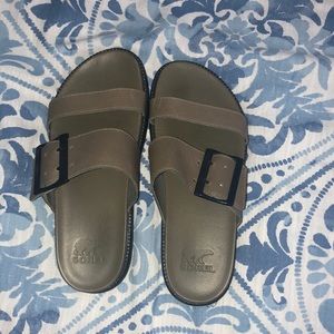 Sorel army green slides